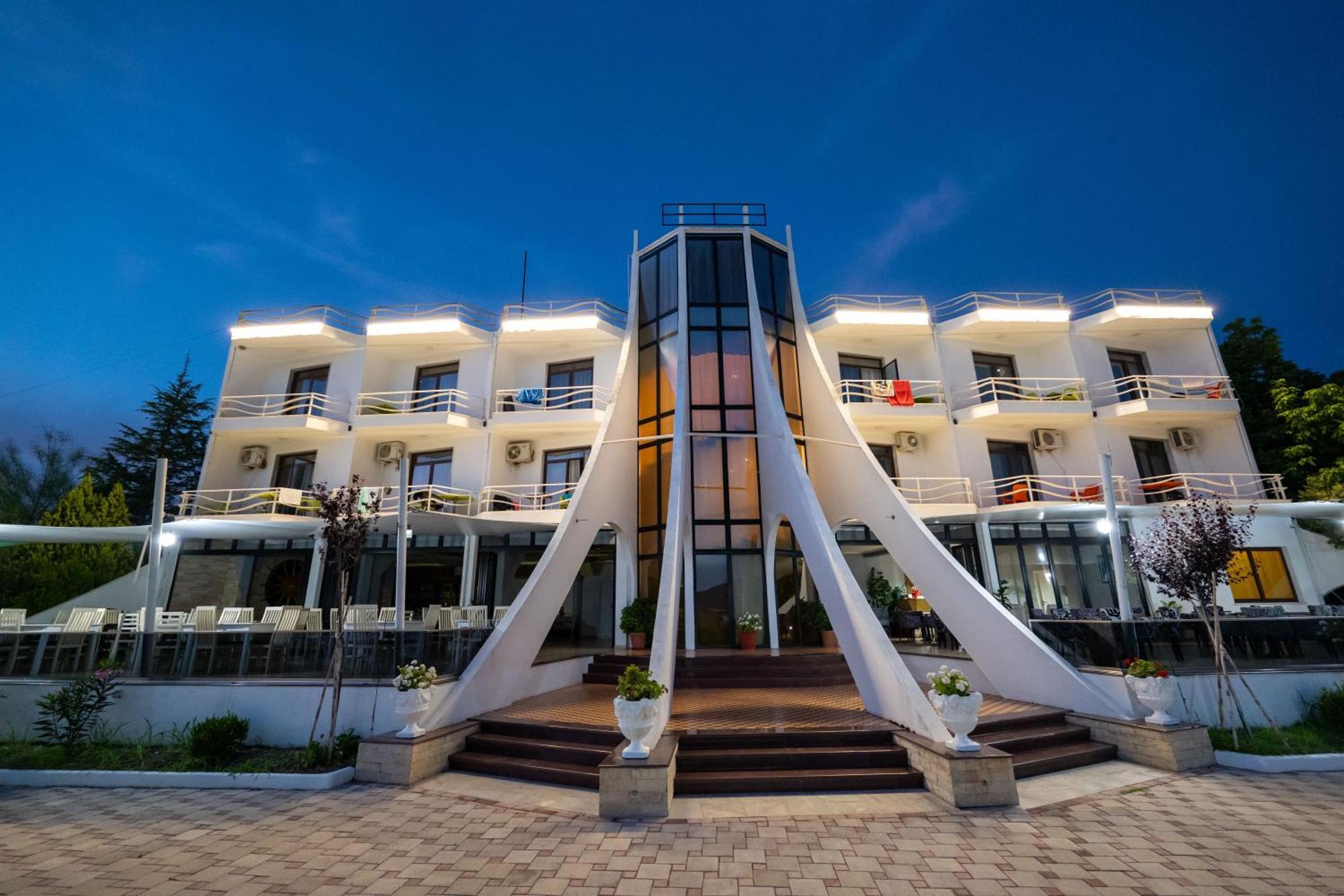 Edva Resort Radhimë المظهر الخارجي الصورة