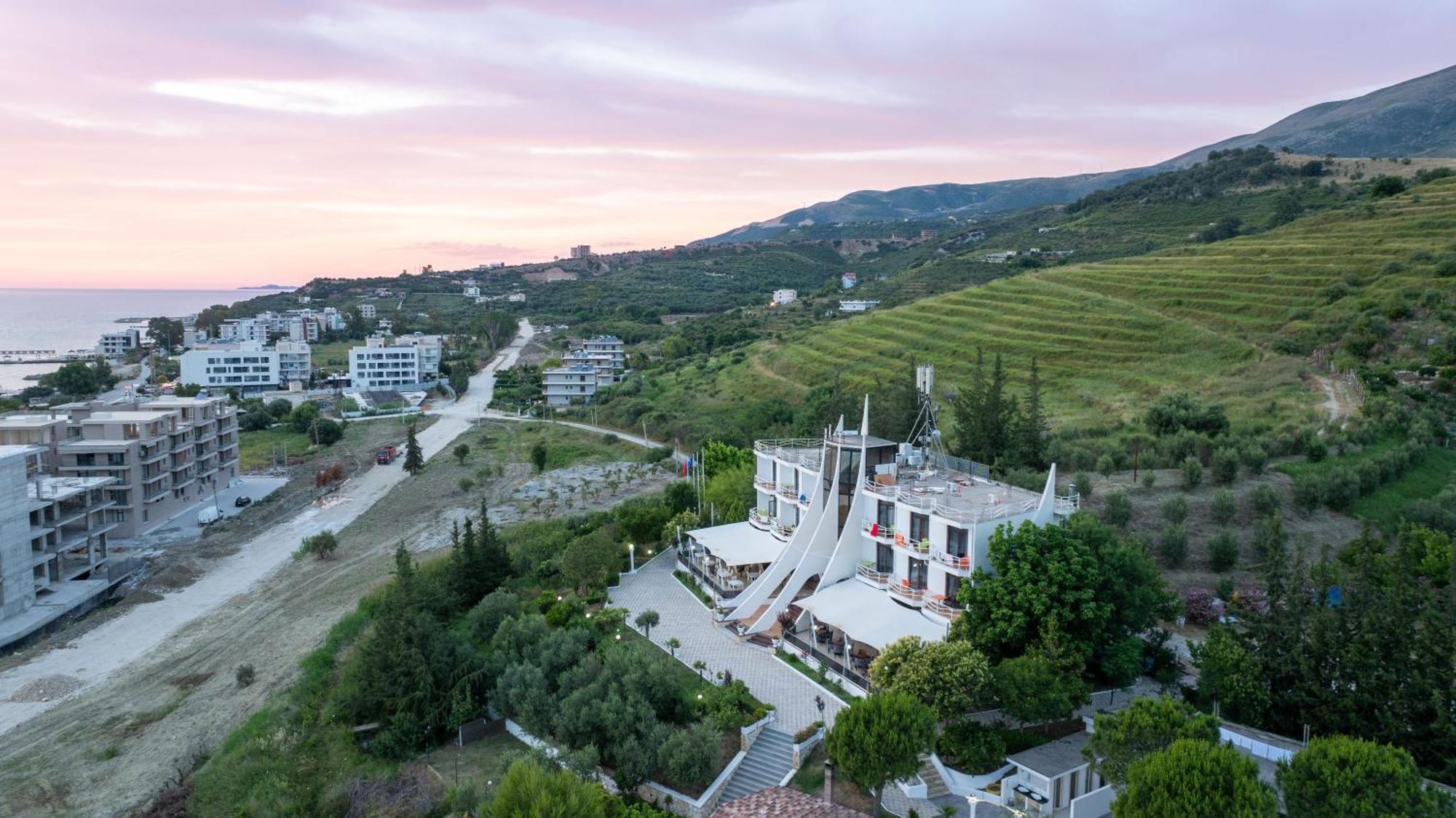 Edva Resort Radhimë المظهر الخارجي الصورة