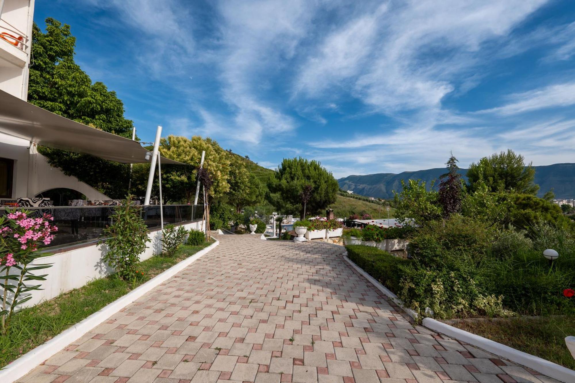 Edva Resort Radhimë المظهر الخارجي الصورة